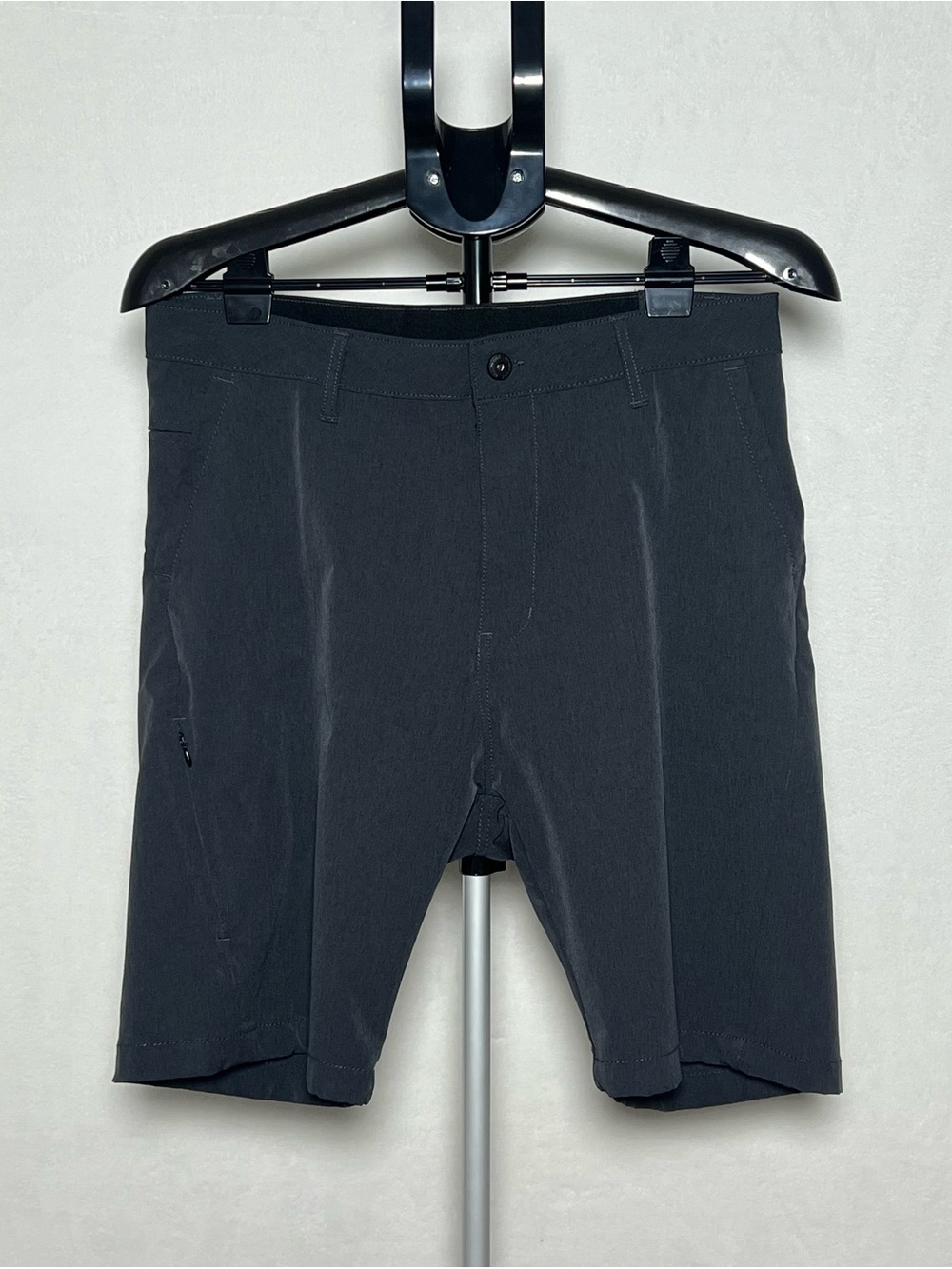 KENNETH COLE Charcoal Gray Stretch Shorts - Waist 34